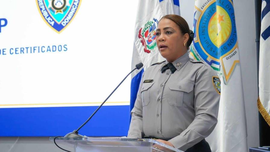 Infotep e IPES certifican a policías en lenguaje de señas en nivel inicial