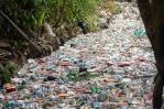 Contaminación por plástico en el agua: un desafío latente Contaminación por plástico en el agua: un desafío latente