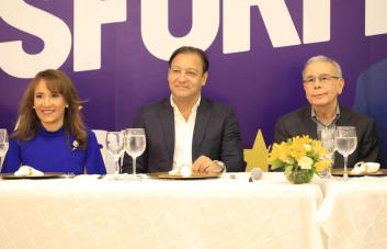 Danilo Medina anima a peledeístas a “conquistar votos con el corazón”
