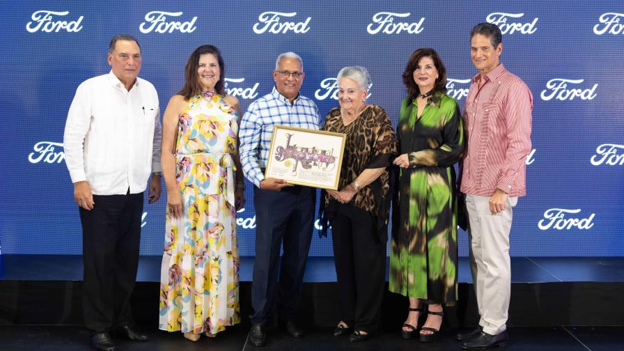 Grupo Viamar rinde homenaje a figuras de la sociedad con el galardón Estrellas Ford Territory