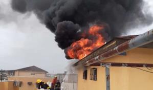 Incendio afecta penthouse del residencial Ciudad Real II