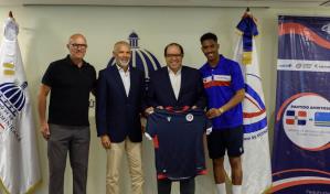 Junior Firpo demuestra su compromiso con la selección nacional dominicana de fútbol