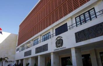 Gobierno pide la aprobación de dos préstamos para pagarlos hasta el 2043