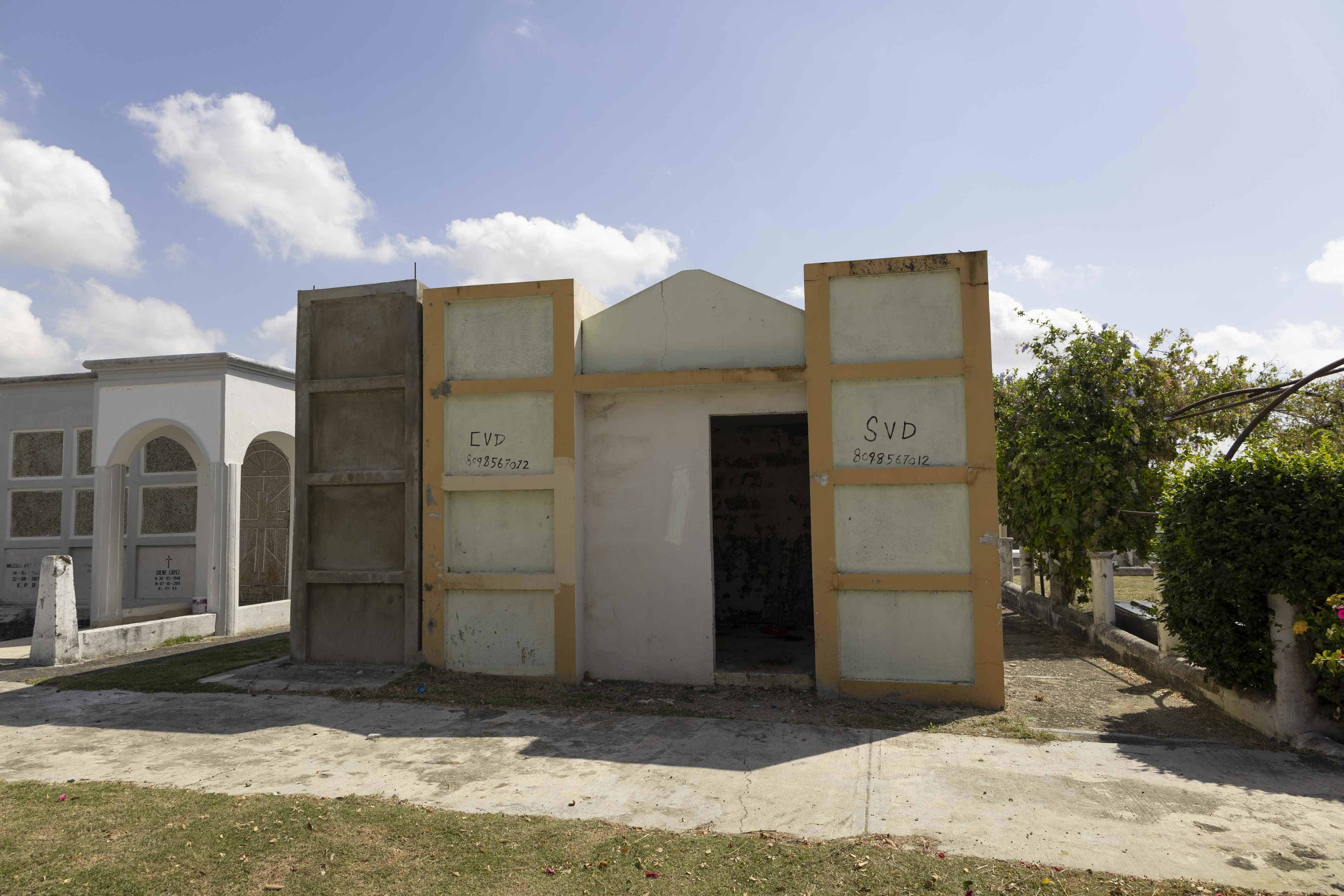 Panteón en venta en el cementerio  Cristo Redentor.