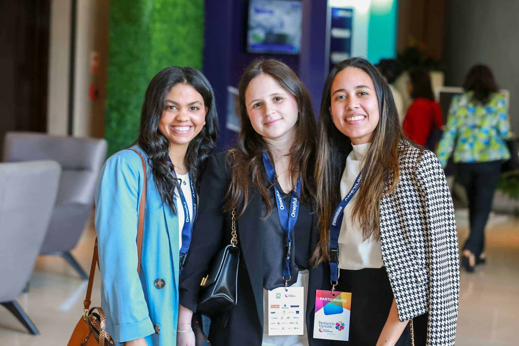 Karla Francisco, María Laura García y Camila Guzmán.