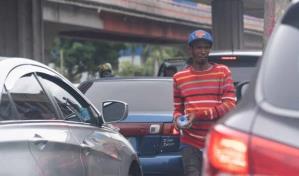 Proyecto de ley persigue erradicar a los limpiavidrios y pedigüeños en calles de RD