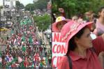 Campesinos e indígenas marchan en Paraguay para alertar por crisis climática
