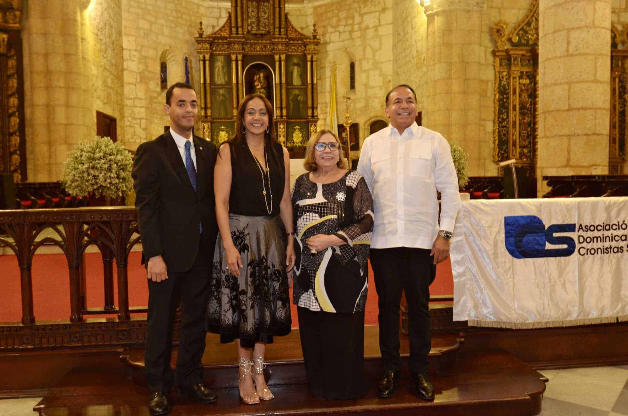 Rainier Maldonado, Yaira Cassó, Mirna Pimentel y Vladimir Lendof.