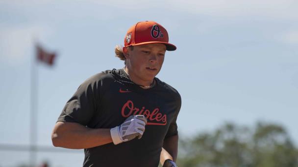 Holliday empezará la temporada en Ligas Menores