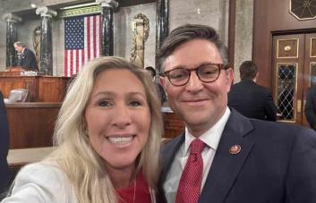 Una congresista afín a Trump impulsa una moción para echar al líder de la Cámara Baja