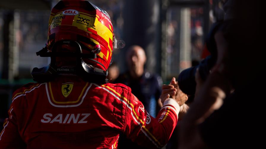 Verstappen sigue en cabeza pero Carlos Sainz amenaza