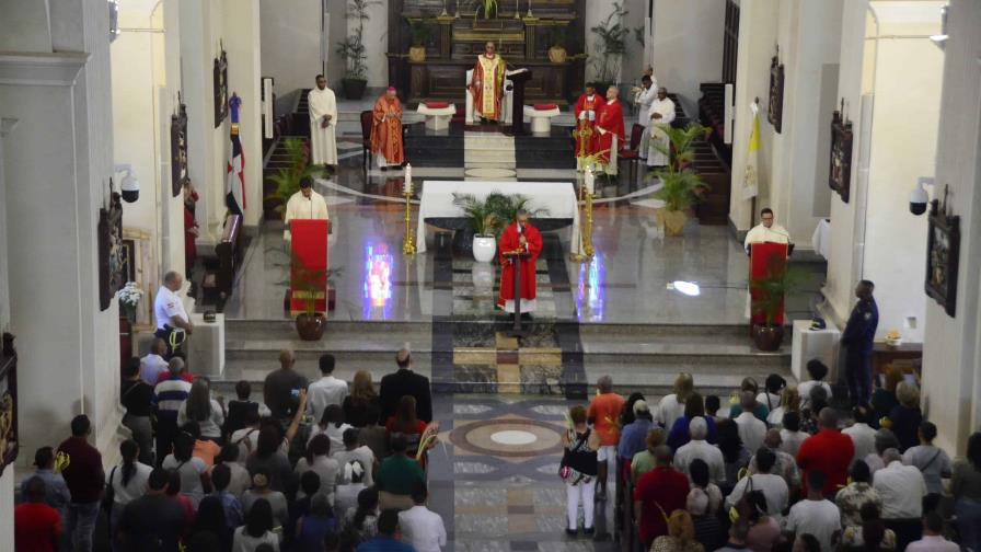 Arzobispo de Santiago pide orar por fallecidos de Salcedo, Rusia y Haití 