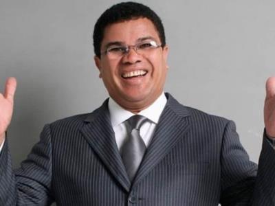 Venezolano Benjamín Rausseo inscribe candidatura presidencial