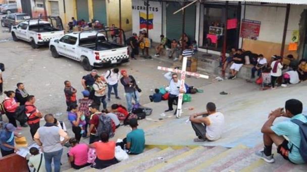 Con un viacrucis representan el sufrimiento de la travesía migratoria en sur de México