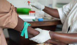 EE.UU. lanzará un plan de apoyo para enfermeras en la lucha contra el sida en África