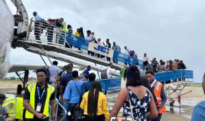 Francia evacúa de Haití a 170 de sus ciudadanos