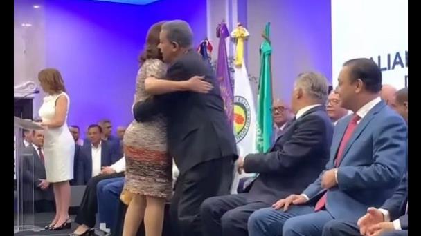 El abrazo de Leonel y Margarita que se volvió viral