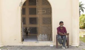 Negocio en torno a la muerte: una vida dedicada a las tumbas