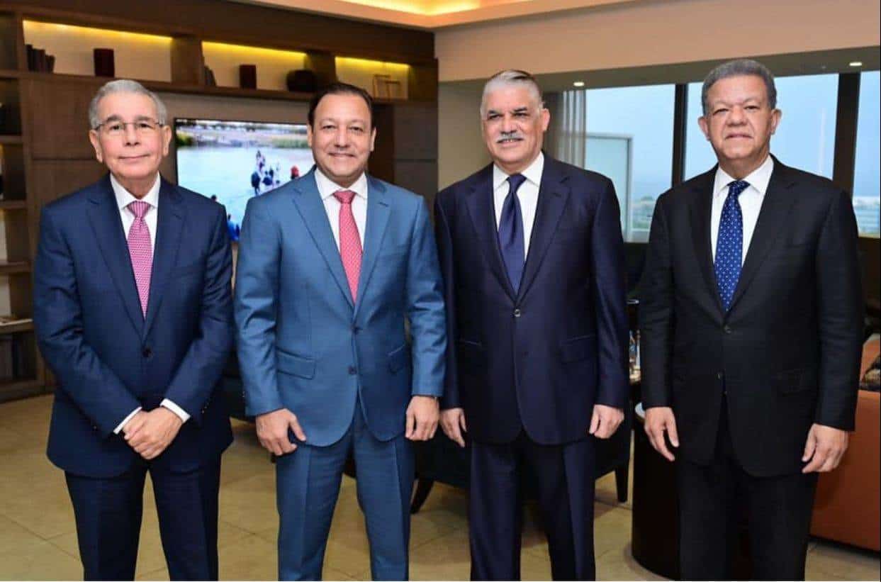 Danilo Medina, presidente del PLD; Abel Martínez, candidato presidencial del PLD; Miguel Vargas Maldonado, presidente y candidato presidencial del PRD, y Leonel Fernández, presidente y candidato de la FP.