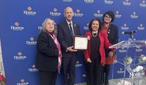Universidad de Nueva York homenajea al periodista Adalberto Dominguez
