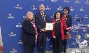 Universidad de Nueva York homenajea al periodista Adalberto Dominguez