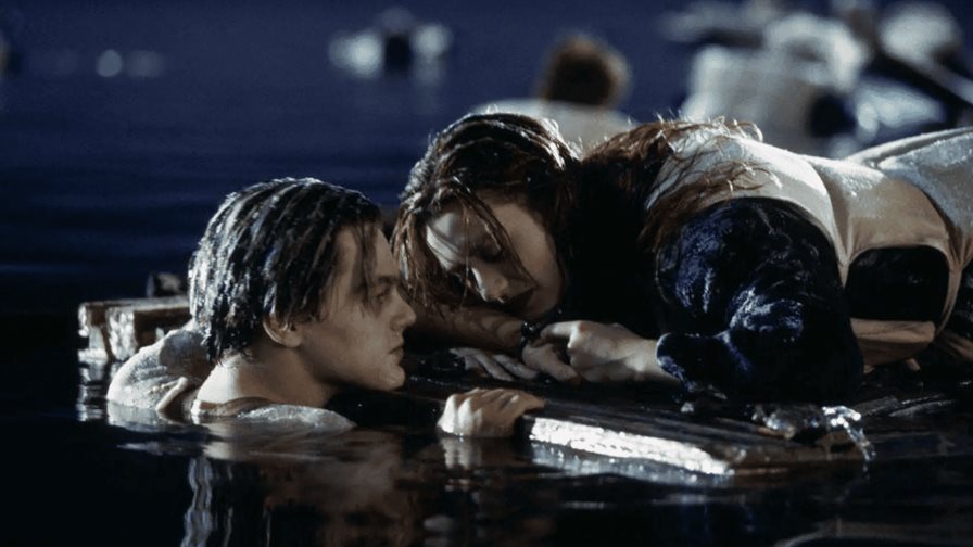 El trozo de madera de la escena final de Titanic se vende en subasta por US$ 718,750