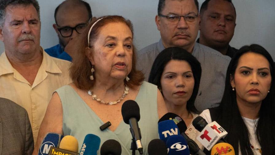 La principal candidata opositora, impedida de enfrentar a Maduro