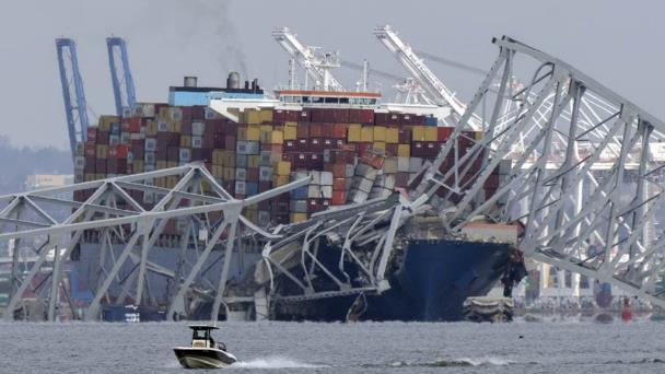 Buque de carga perdió potencia y emitió una alerta antes de chocar contra el puente de Baltimore