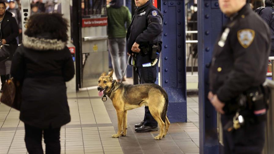 Nueva York enviará 800 policías más al metro para impedir la evasión en el pago de viajes