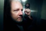 Corte británica ordena retrasar extradición de fundador de WikiLeaks a EEUU por cargos de espionaje Corte británica ordena retrasar extradición de fundador de WikiLeaks a EEUU por cargos de espionaje