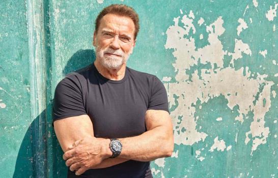 Schwarzenegger invita a entrenar por el planeta sin esperar a los políticos