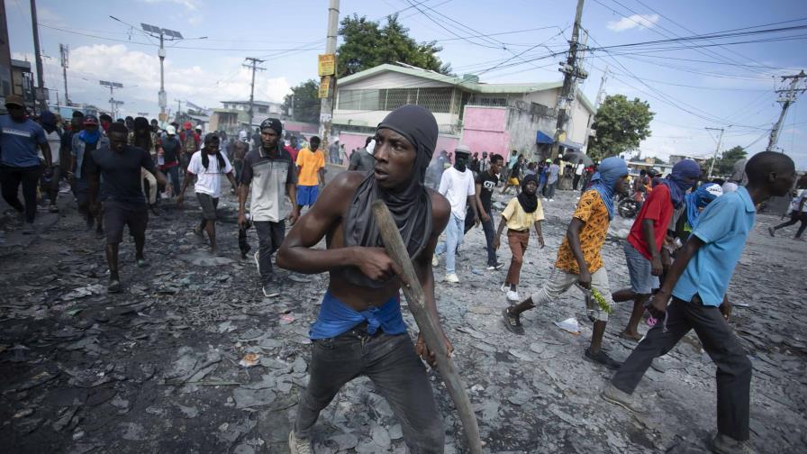 Perú evacua a República Dominicana a ocho ciudadanos que se encontraban en Haití