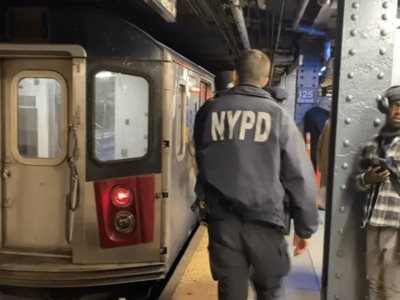 Hieren en la cara a pasajero en el metro de Nueva York