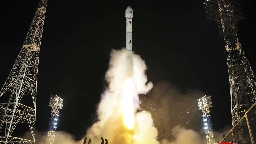 Seúl reforzará su red de espionaje con la adquisición de 60 satélites de pequeño tamaño