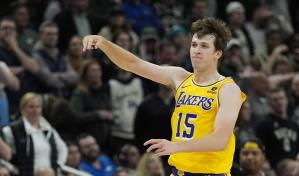 Sin LeBron, Lakers vencen a Bucks en doble tiempo extra