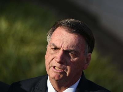 Defensa de Bolsonaro pide explicar visita a Embajada de Hungría