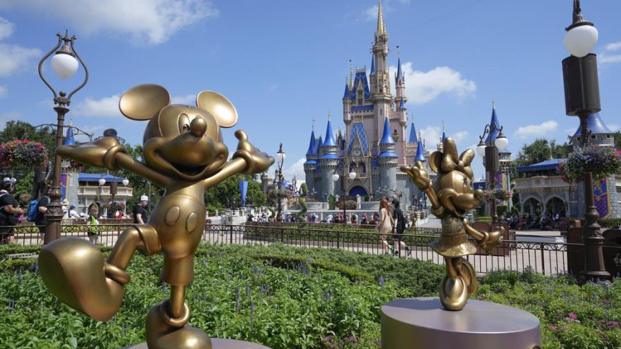 Disney y DeSantis resuelven disputa por control de área del parque de la compañía