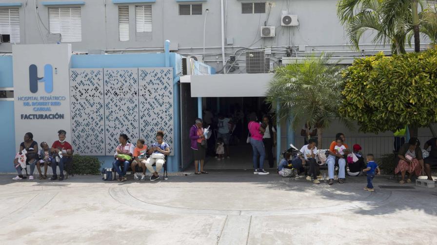 Dos pacientes quemados en Salcedo permanecen ingresados en el Robert Reid Cabral