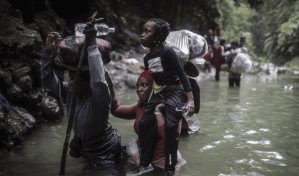 Corte de EE.UU. bloquea entrada en vigor de ley antiinmigrante de Texas mientras la evalúa