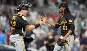 El dominicano Luis Ortiz logró la victoria en labor de relevo ante los Marlins
