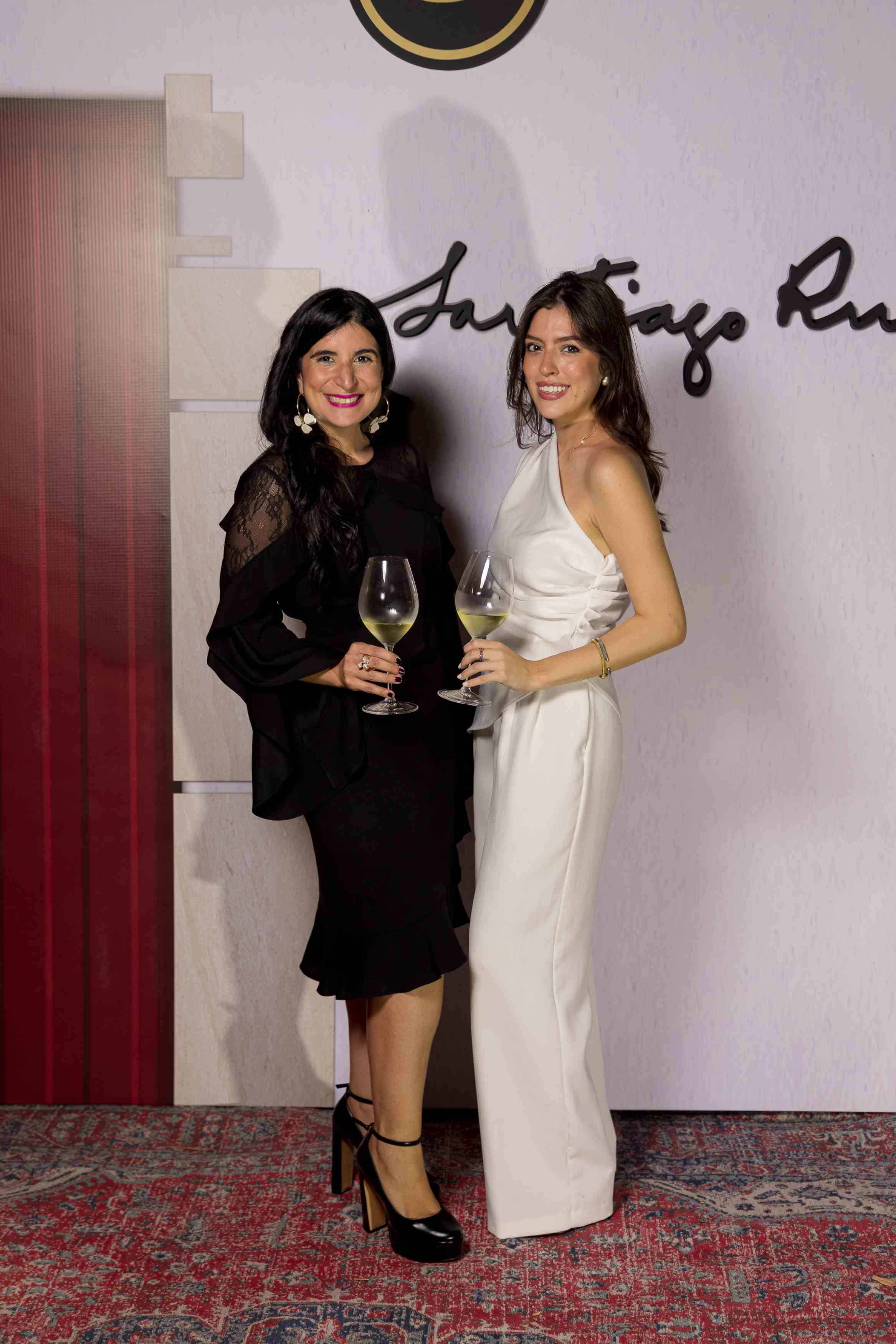 Lorelle Bacha y Antonella Erazo.