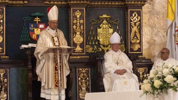 Arzobispado celebra misa crismal con la presencia de decenas de sacerdotes