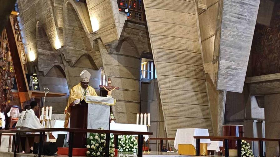 Obispo Castro Marte en misa crismal: Lleven la palabra a los más desprotegidos