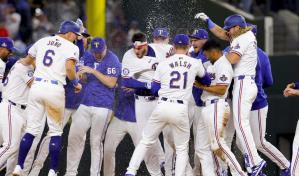 Rangers, actuales monarcas vencen a Cachorros con sencillo en la 10ma entrada