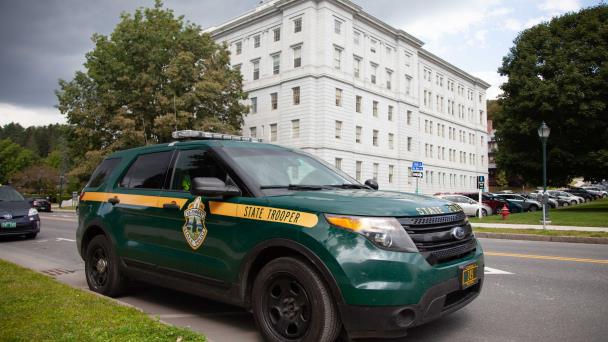 Dos policías de Vermont remitidos a la corte de desviación después de cargos de peligro imprudente