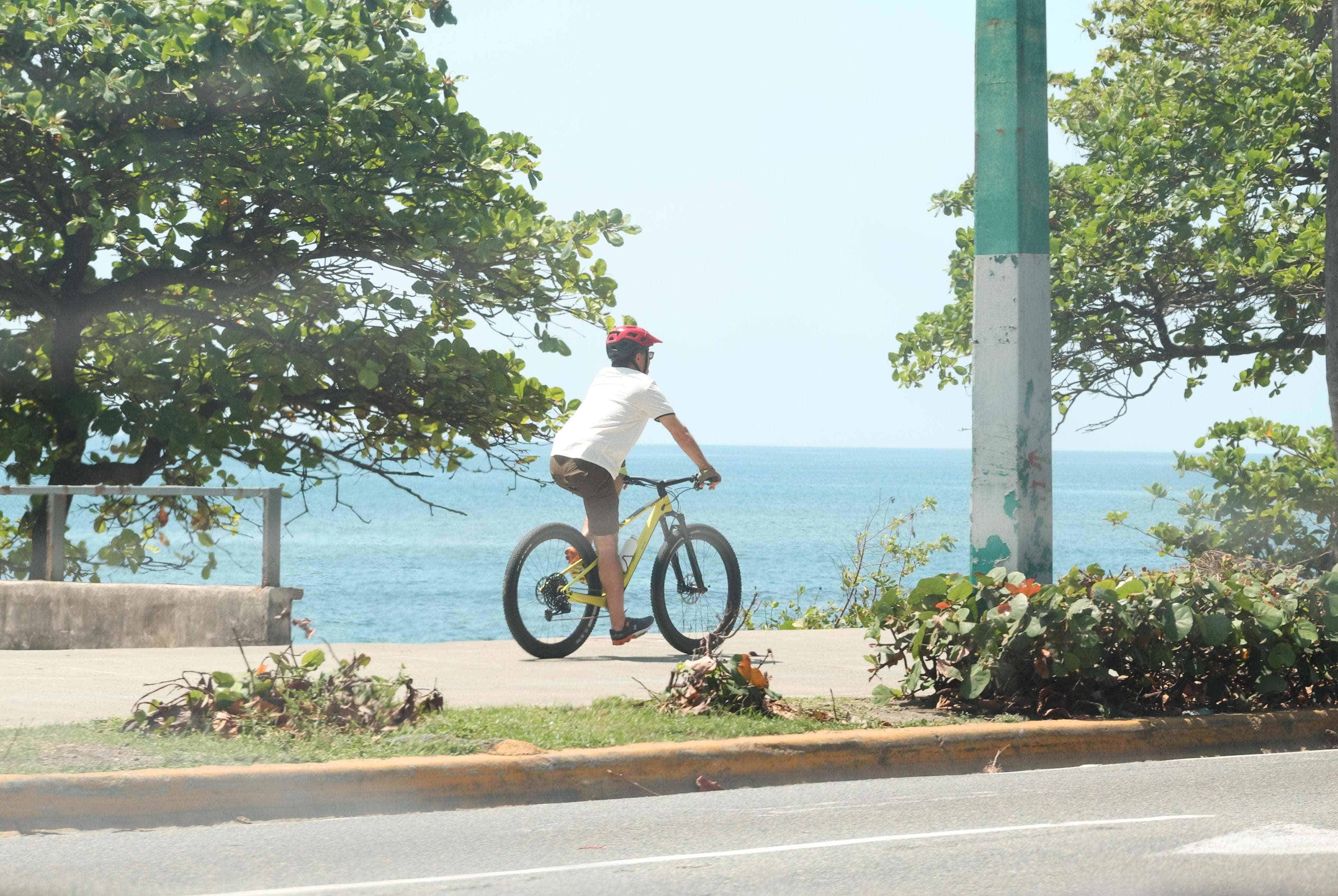 Paseo en bicicleta en el Malecón.