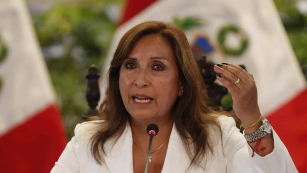 Allanan casa de la presidenta de Perú, Dina Boluarte