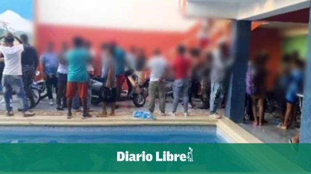 Arrestan a 82 personas durante fiesta clandestina el Viernes Santo