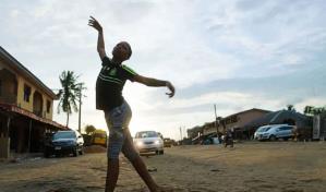 Madu, la increíble aventura de un joven nigeriano que sueña con ser una estrella del ballet