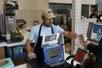 El nuevo salario mínimo para trabajadores de comida rápida en California comenzará el lunes El nuevo salario mínimo para trabajadores de comida rápida en California comenzará el lunes
